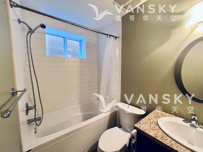 250809215606_Pic 2 - Bath.jpg